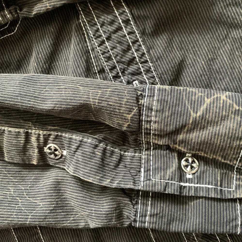 Affliction Men’s Button front distressed corduroy shirt. Size Medium. $FIRM$ - Picture 5 of 11